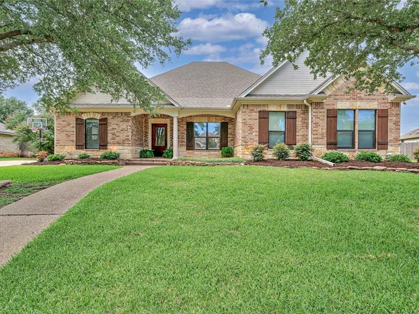 319 Canterbury Dr, Woodway, TX 76712