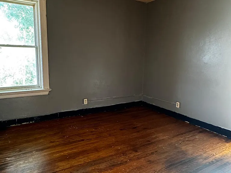 816 1/2 Danforth St #5 — Photo 15