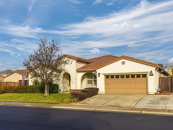 2nd image of 2036 Newcastle Drive