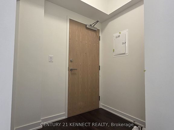 2nd image of 2825 Jane St #909