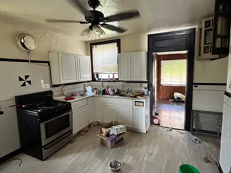 8401 N Broadway — Photo 12