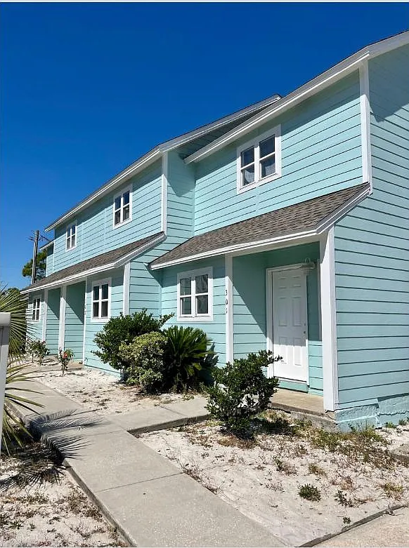 2 bed, 2.5 bath, 1100 sqft, $2,000 — Photo 1