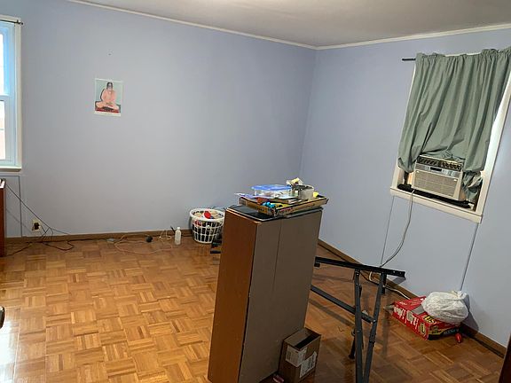 5th image of 81-33 262nd St