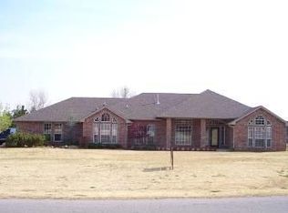 900 Driver Ln, Edmond, OK 73025