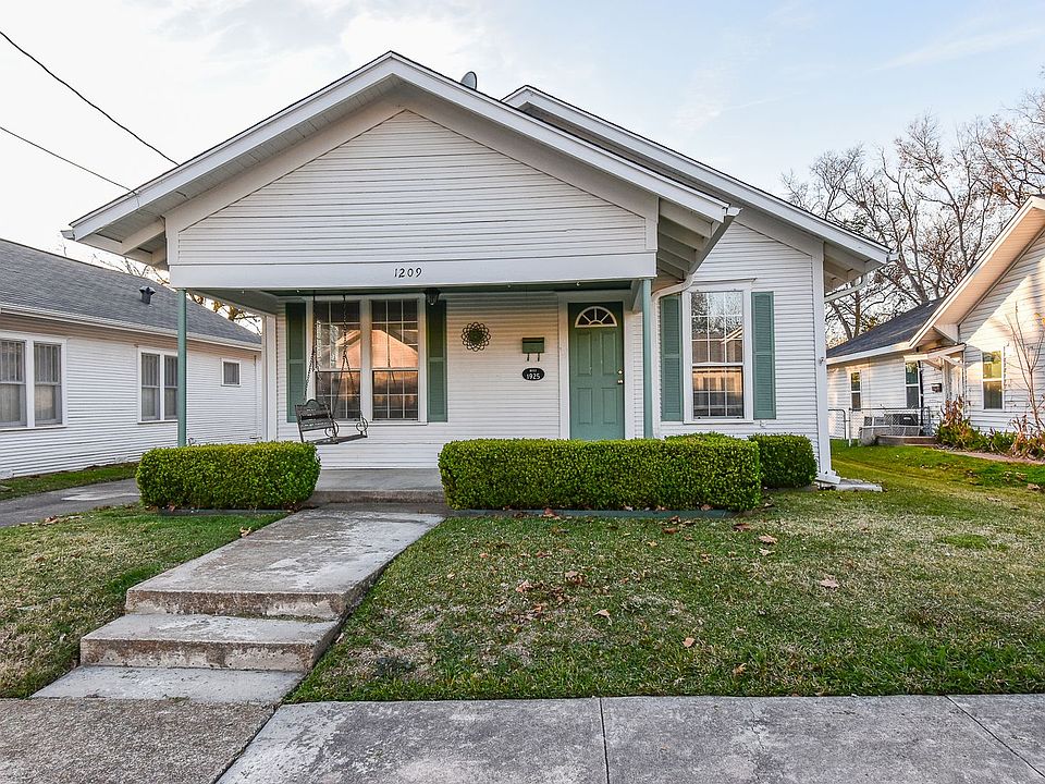 1209 Arp St, Commerce, TX 75428 | Zillow