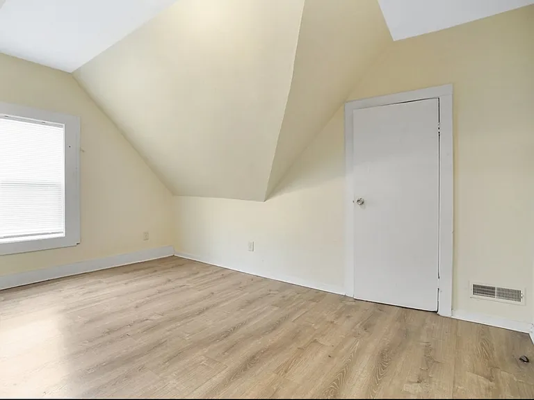 1614 Dwight St #2 — Photo 21