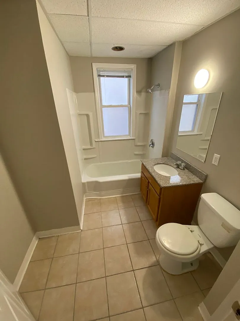 1 Bedroom | 1 Bathroom | + Bonus Room — Photo 3