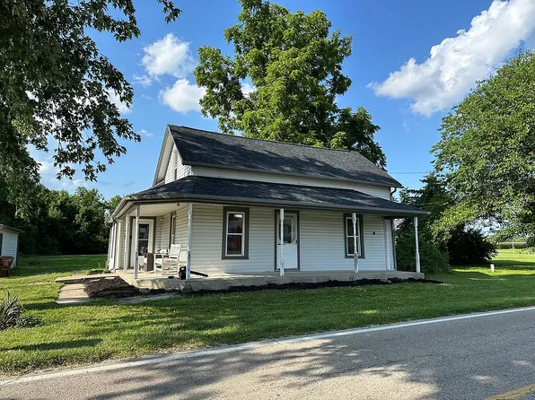 1055 W Evanston Rd, Tipp City, OH 45371