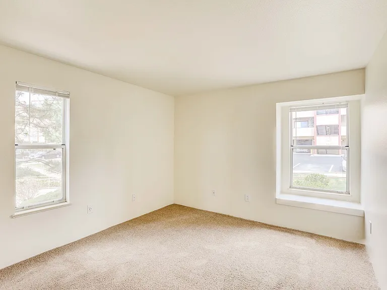 Americana Lakewood Apartments — Photo 120