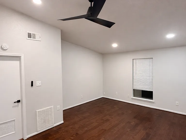 2125 Augusta Dr #484 — Photo 15