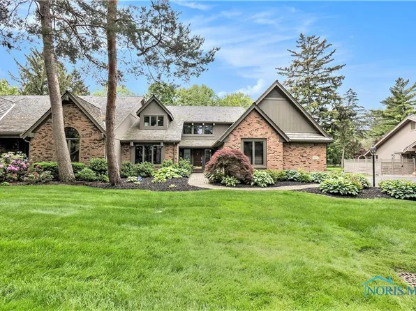 29605 Shelbourne Rd, Perrysburg, OH 43551