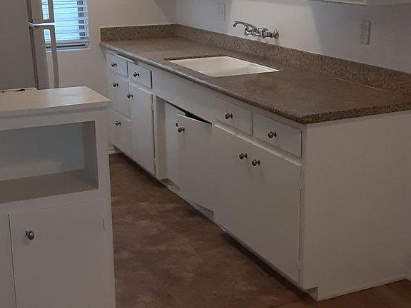 2nd image of 6228 Whitsett Ave APT 5