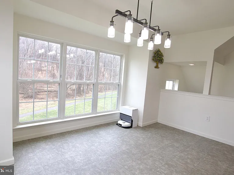 633 Keswick Ct — Photo 29