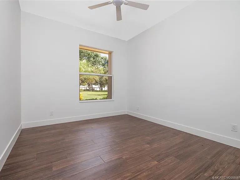 2198 SW Mayflower Dr — Photo 30