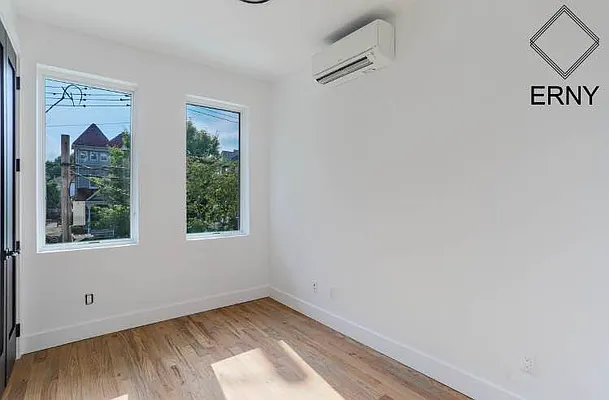 Rented by ERNY LLC | media 10