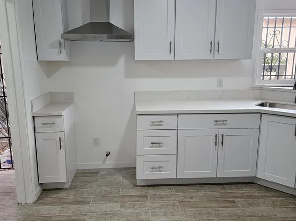 8825 1/2 S Hoover St #8825-1/2, Los Angeles, CA 90044