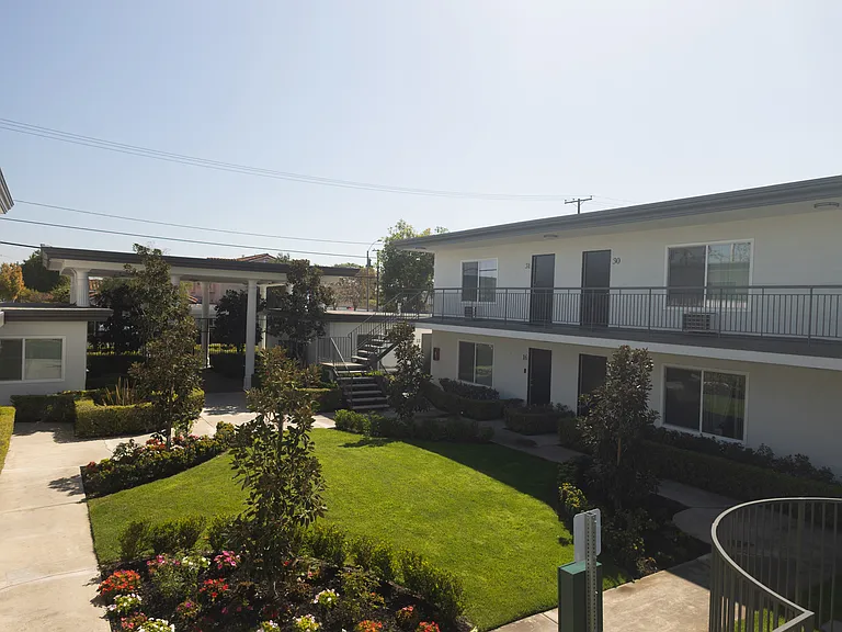 Athenian Apartments — Photo 10