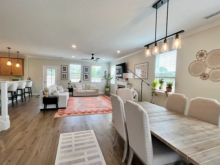 427 Middleton Way — Photo 4
