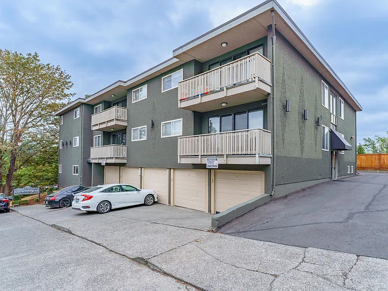89th Building — Photo 20