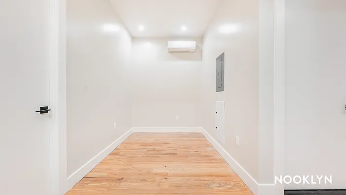 Rented by Nooklyn NYC LLC | media 9
