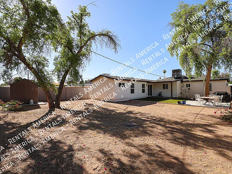 1909 E Indianola Ave — Photo 30