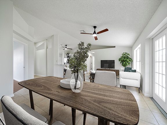 5th image of 4570 SW Log Court
