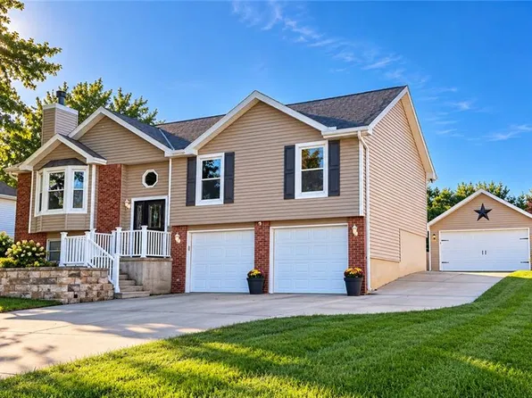 5302 Stoneridge Dr, Saint Joseph, MO 64507