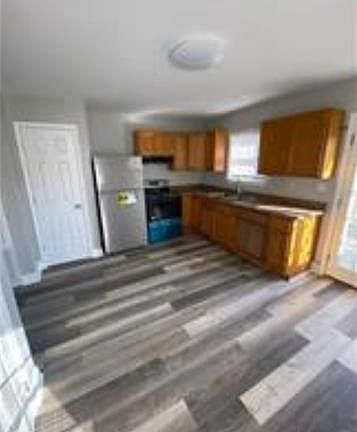 5th image of 3709 Golden Dr APT 1