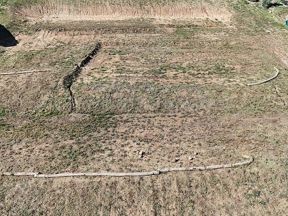 3rd image of 13814 Woods Valley Rd