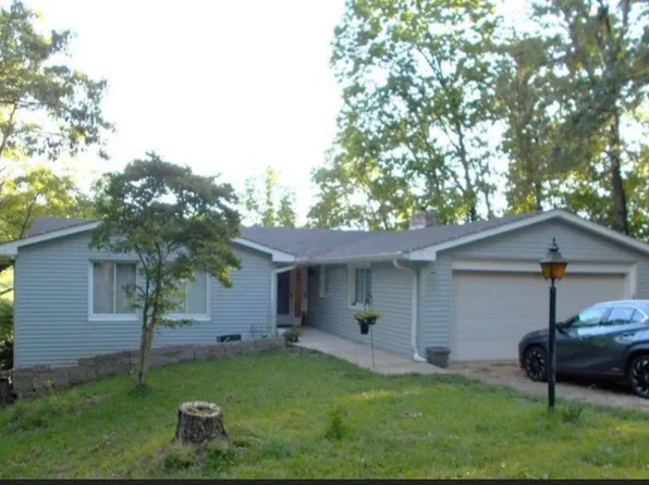 1367 Magnolia Pl, North Vernon, IN 47265