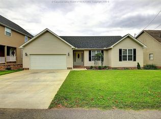 302 Cannery Ln, Winfield, WV 25213