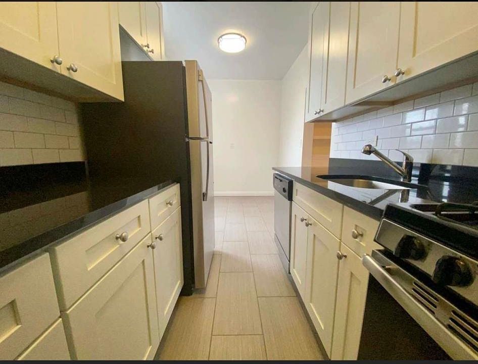 1st image of 17290 Highland Ave #B6