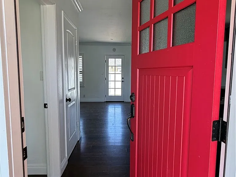 8602 Springer St — Photo 2