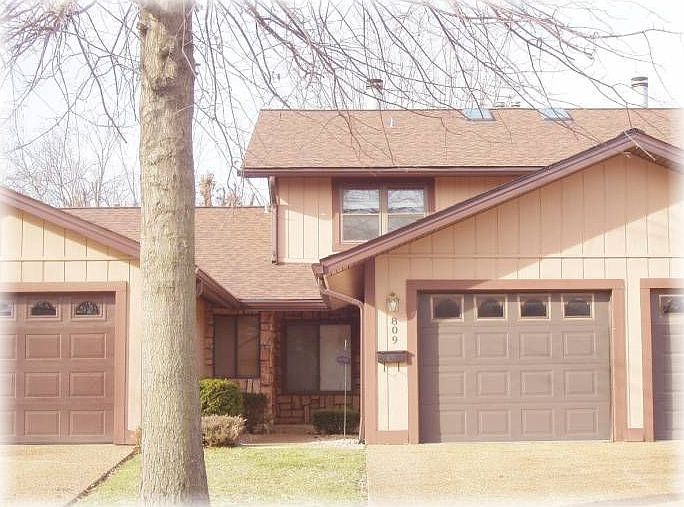 1st image of 809 Westwood Vlg