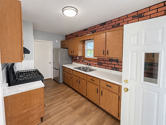 5th image of 1734 Ridge Ave