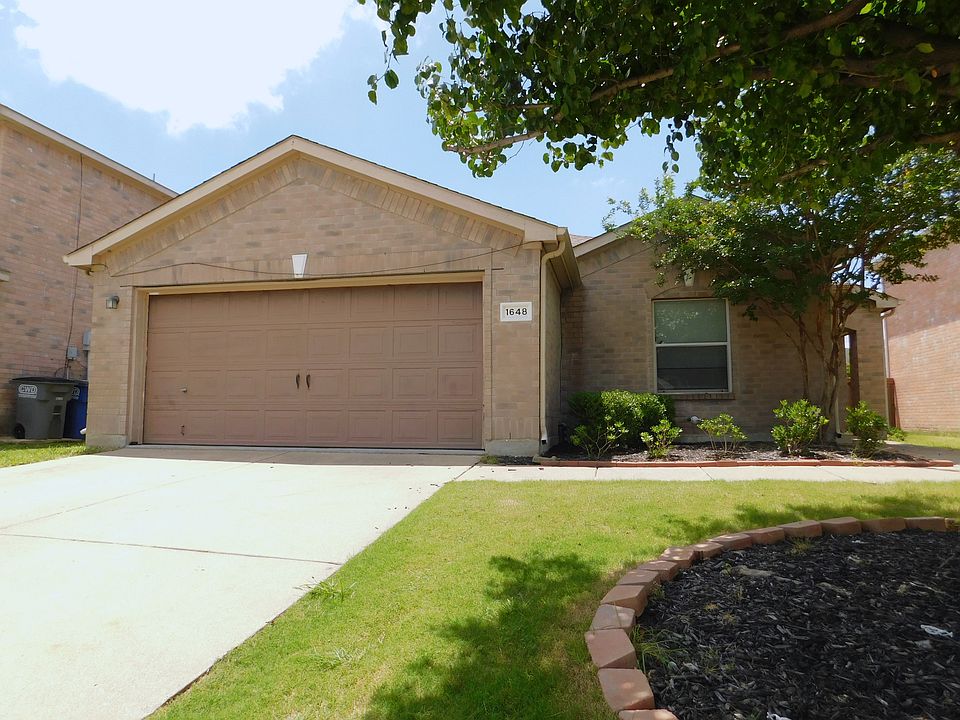 1st image of 1648 Crown Point Dr