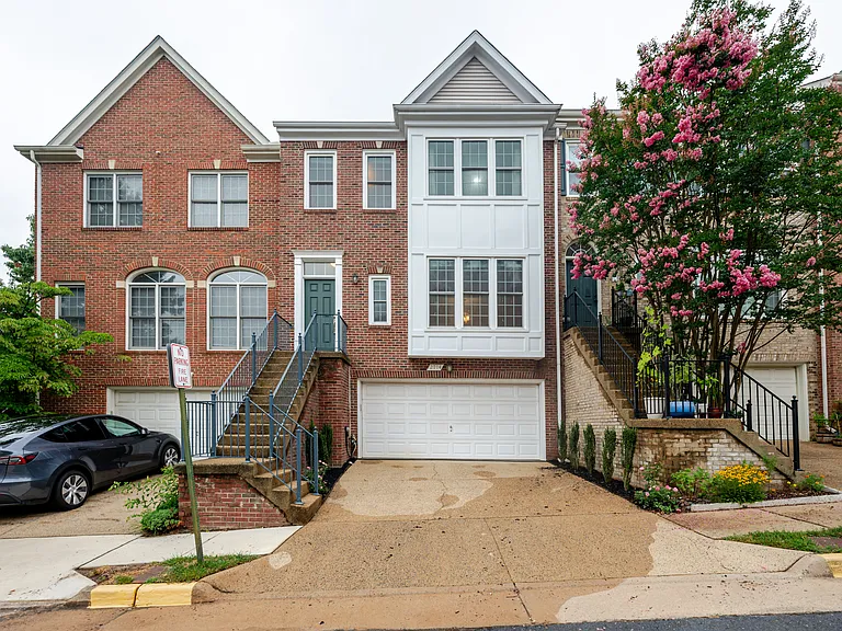 2714 Earls Ct — Photo 42