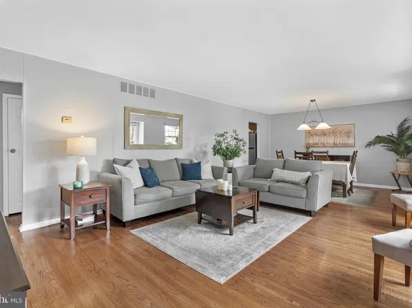 608 Hamilton Dr, Cinnaminson, NJ 08077