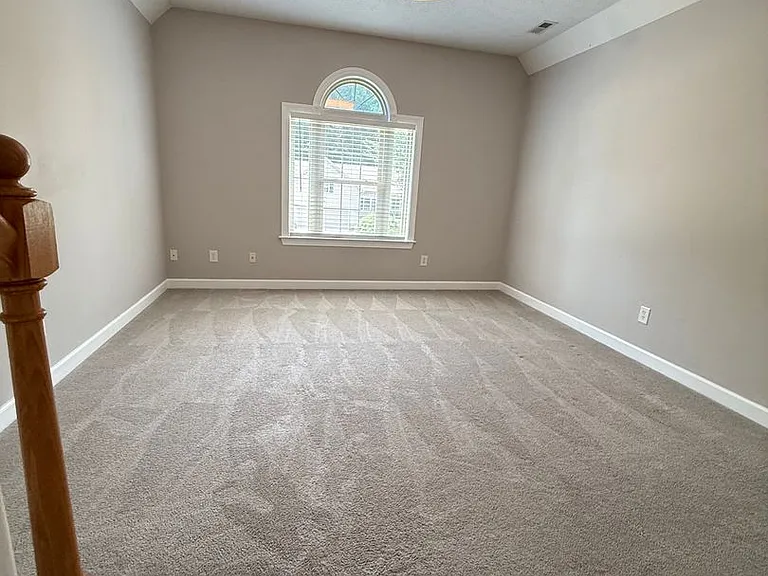 115 Sheldon Ct — Photo 15