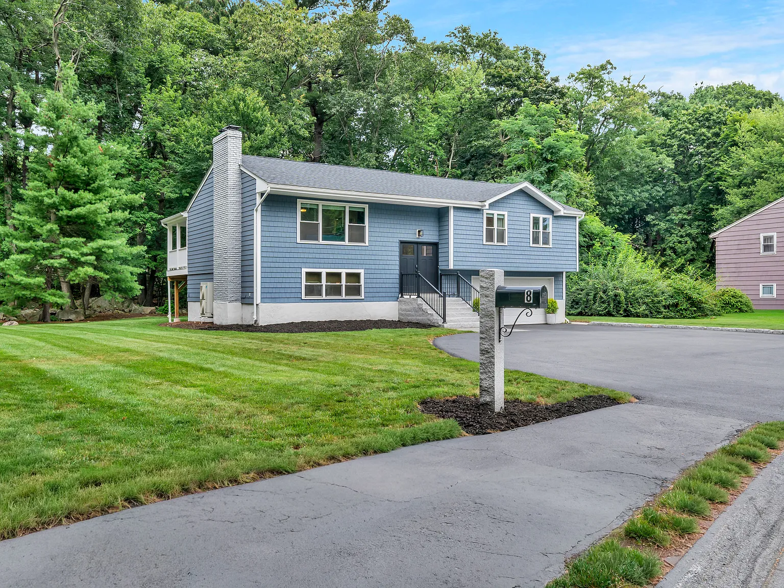 4 bed, 2.5 bath, 2000 sqft, $4,800 — Photo 3