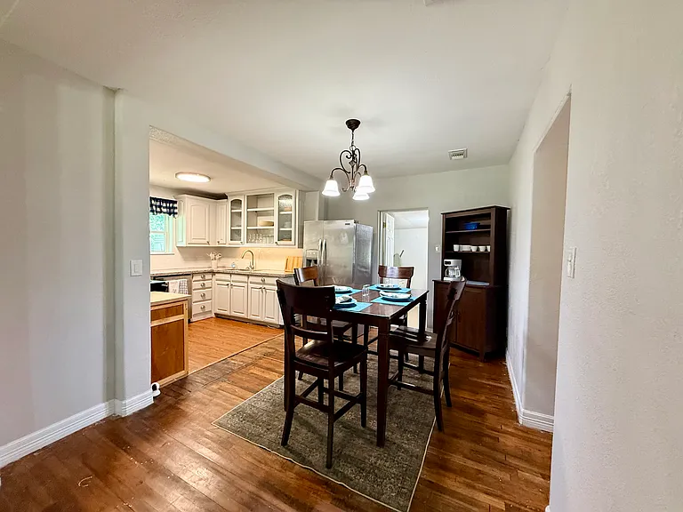 712 Hale St — Photo 8
