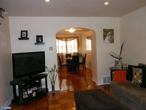 3rd image of 5848 Weymouth St