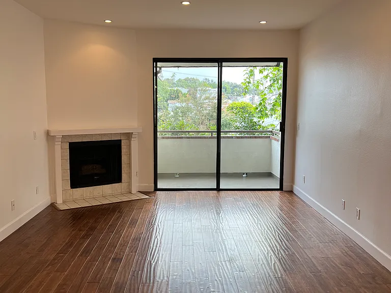 1443 Barry Ave #301 — Photo 3