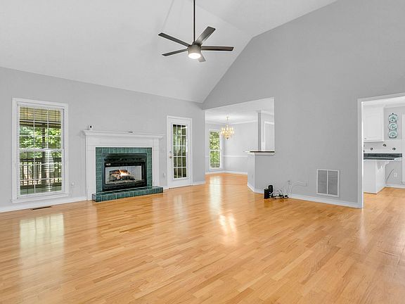 4th image of 513 Two Gait Ln