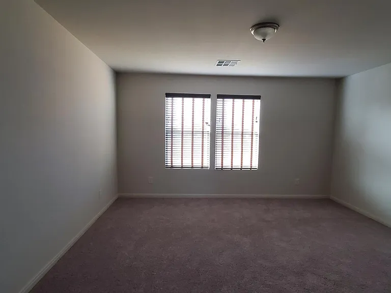 5593 Fox Bluff Dr — Photo 6