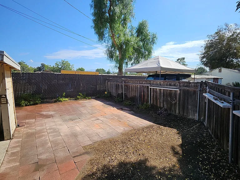 4270 Center St — Photo 6