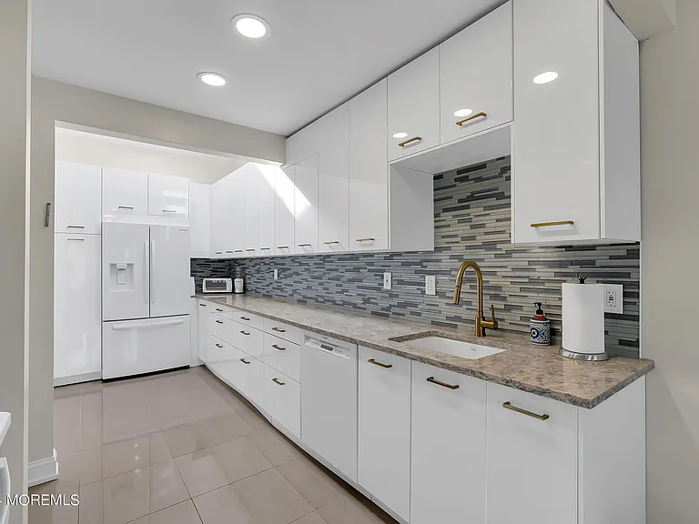 215 W Morgan Ave #13 — Photo 9