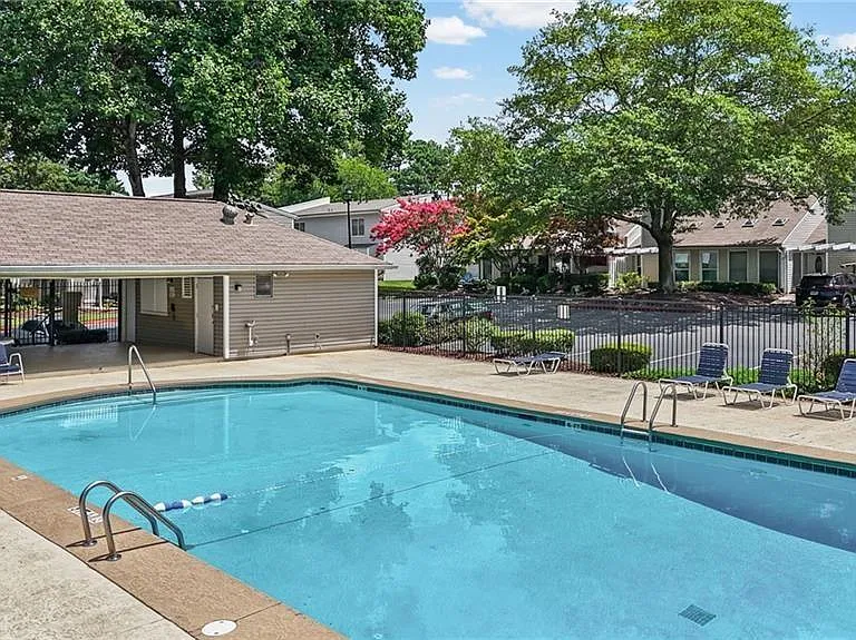 1622 Homestead Trl — Photo 15