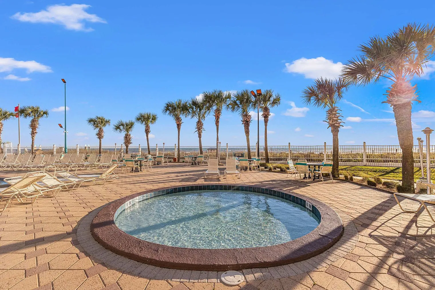 1 bed, 1.0 bath, 731 sqft, $1,436 — Photo 4
