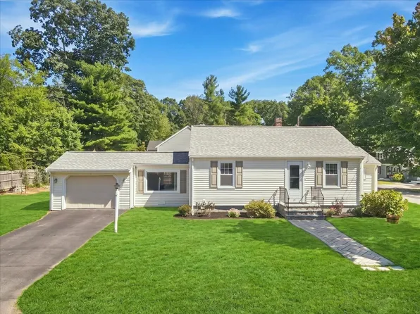 37 Brook St, Mansfield, MA 02048